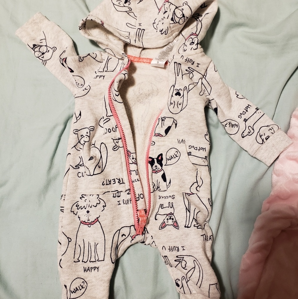 Newborn hooded onsie